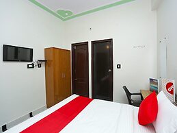 OYO 17011 Hotel Kiran