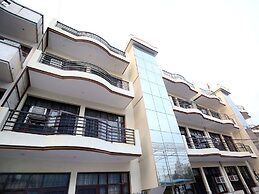 OYO 16735 Gaurav Residency