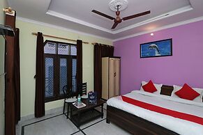 OYO 7054 Hotel Amabalika