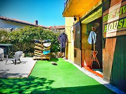 SURFtoLIVE House - Hostel