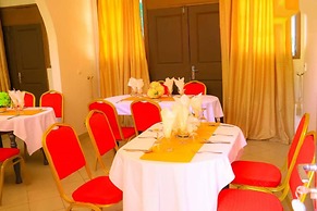 Complexe Hôtelier Food And Business