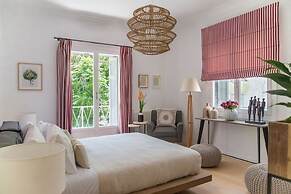 Virtue by Stylish Stays