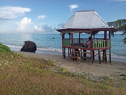 Vaiula Beach Fales
