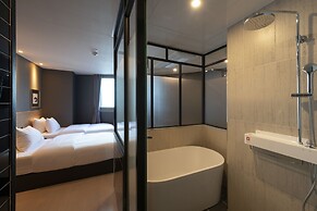 No.25 Signature Hotel Daechung