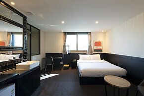 No.25 Signature Hotel Daechung