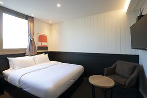 No.25 Signature Hotel Daechung