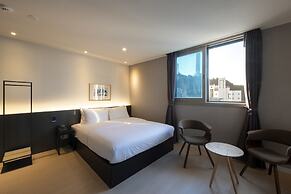 No.25 Signature Hotel Daechung