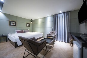 No.25 Signature Hotel Daechung