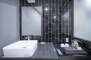 No.25 Signature Hotel Daechung