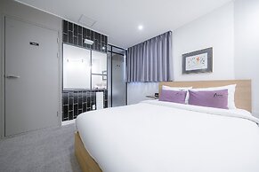 No.25 Signature Hotel Daechung