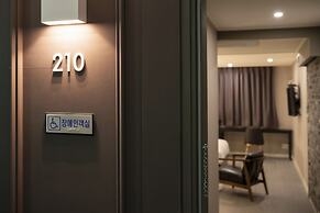 No.25 Signature Hotel Daechung