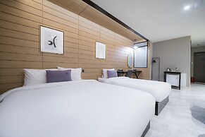 No.25 Signature Hotel Daechung