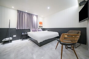 No.25 Signature Hotel Daechung