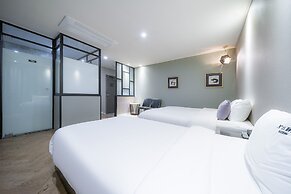 No.25 Signature Hotel Daechung