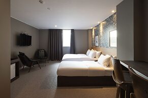 No.25 Signature Hotel Daechung