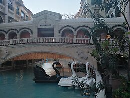 Venice Mall Area McKinley Hill Taguig BGC