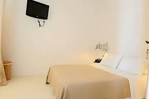 Sarakiniko View Studios