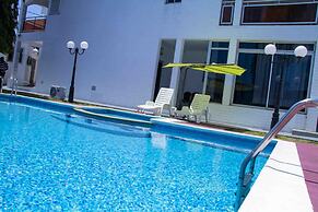 Residence White River 1