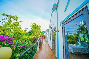 Funny Monkeys Homestay