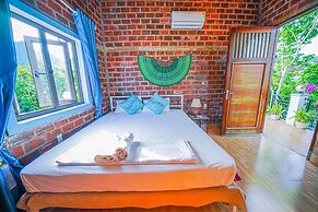 Funny Monkeys Homestay