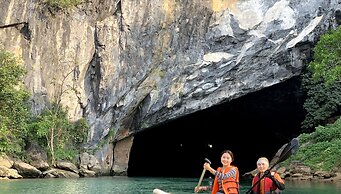 Funny Monkeys Homestay