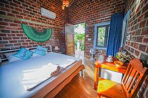 Funny Monkeys Homestay