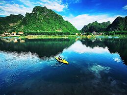 Funny Monkeys Homestay