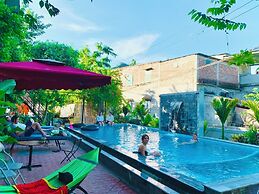 Funny Monkeys Homestay