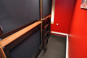 Homebox Capsule Hotel