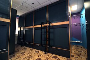 Homebox Capsule Hotel