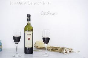 Cubaneros Holiday Inn