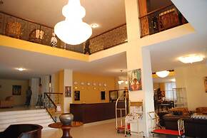 Churchill Hotel