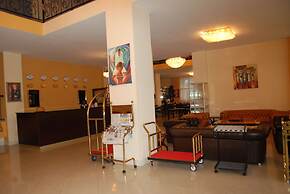Churchill Hotel