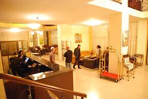 Churchill Hotel