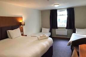 Oyo Bluemont Hotel