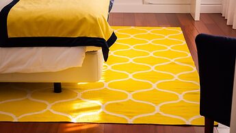 My House at Estoril Guest House