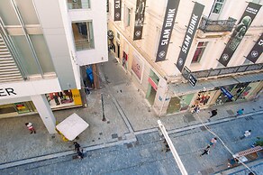 Ermou Downtown Studios by Hospitality Box