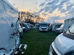 Hotel & Restaurant Resort Barca  - Campsite