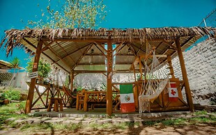 Colonial House Inn - Hostel