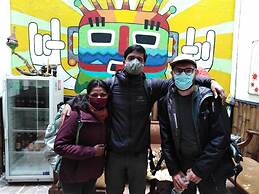 Colonial House Inn - Hostel