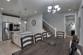 Red Rock Getaway Villa 4