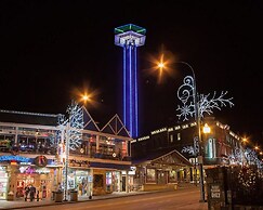 Alpine Pool Lodge Holiday home 2