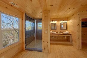 Alpine Pool Lodge Holiday home 2