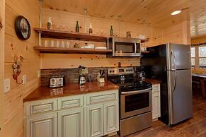 Alpine Pool Lodge Holiday home 2