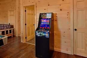 Alpine Pool Lodge Holiday home 2