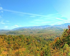Alpine Pool Lodge Holiday home 2