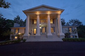 The Pillars Holiday home 9