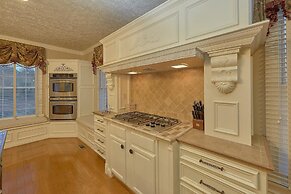 The Pillars Holiday home 9