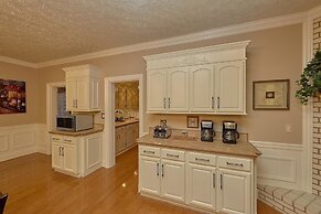 The Pillars Holiday home 9