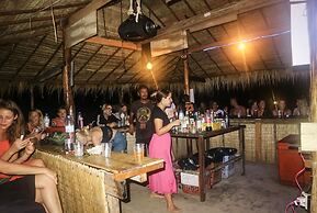 Yellow Moon M23 Hostel